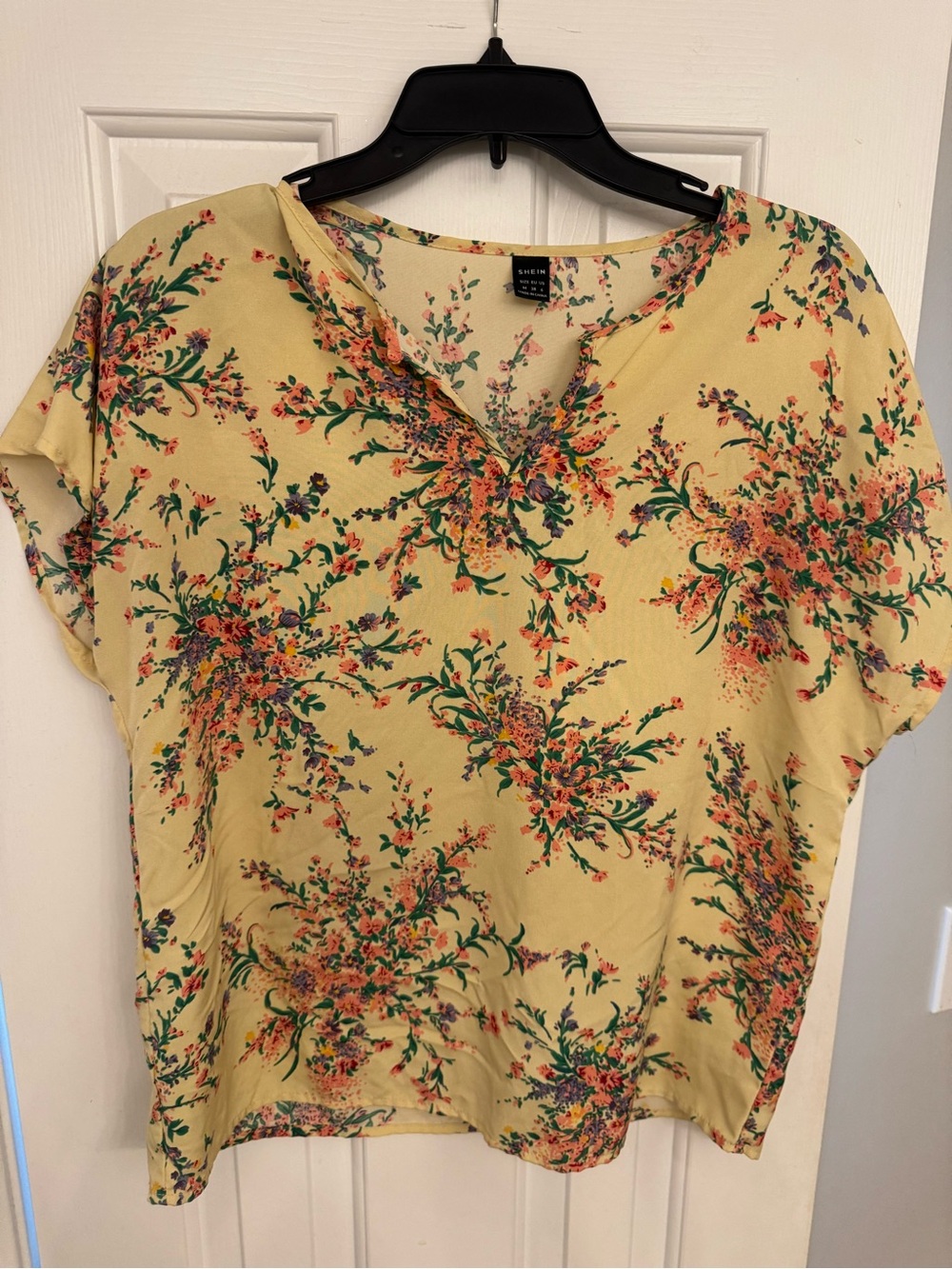 SHEIN Yellow Floral Short Sleeve V-Neck Blouse